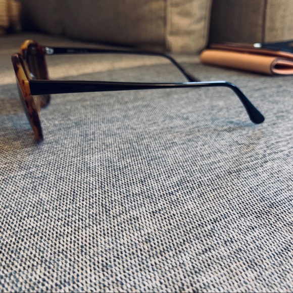 Two pairs of retro sunglasses - Picture 4 of 8